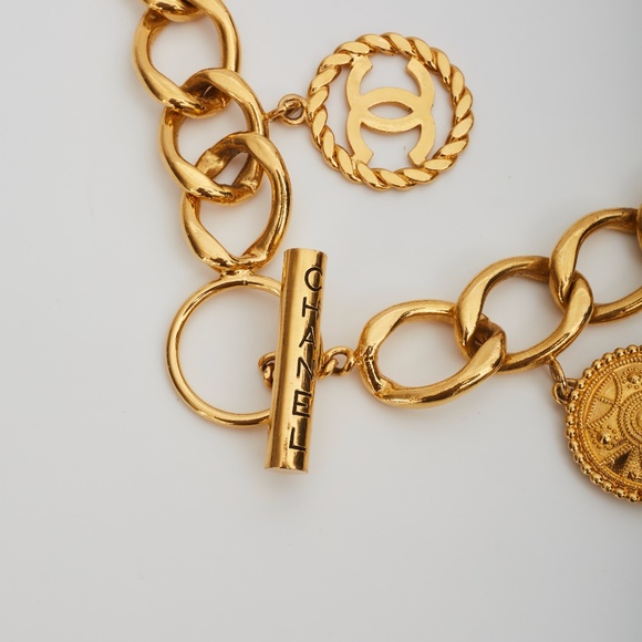 CHANEL LOGO COIN MEDALLION CHARM GOLD CHAIN NECKLACE BELT (1993) 26inch - Picture 16 of 16
